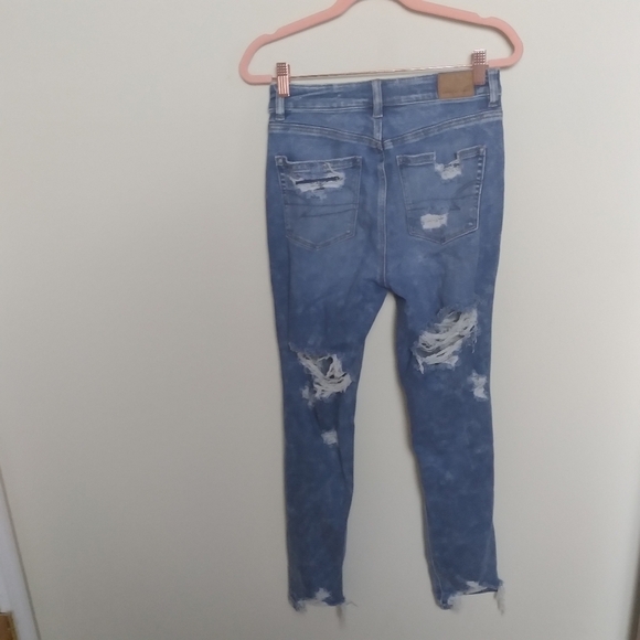 American Eagle Light Wash Distressed High Rise Stretch Denim Mom Jeans Size 0 - Picture 2 of 12